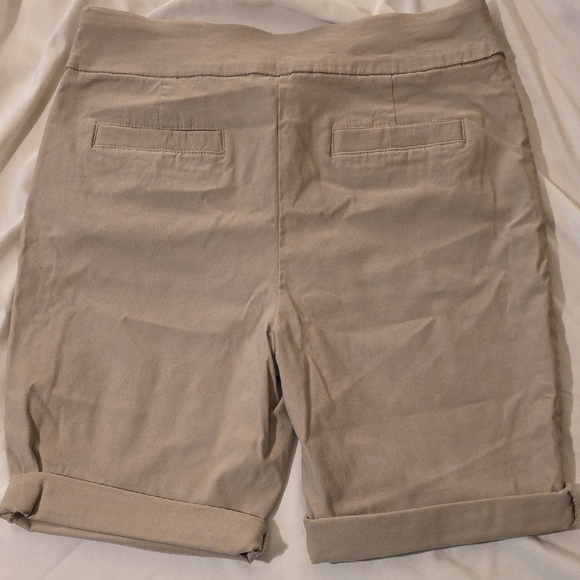 Kim Rogers Tan Bermuda Shorts Relaxed Fit Casual - Picture 3 of 3